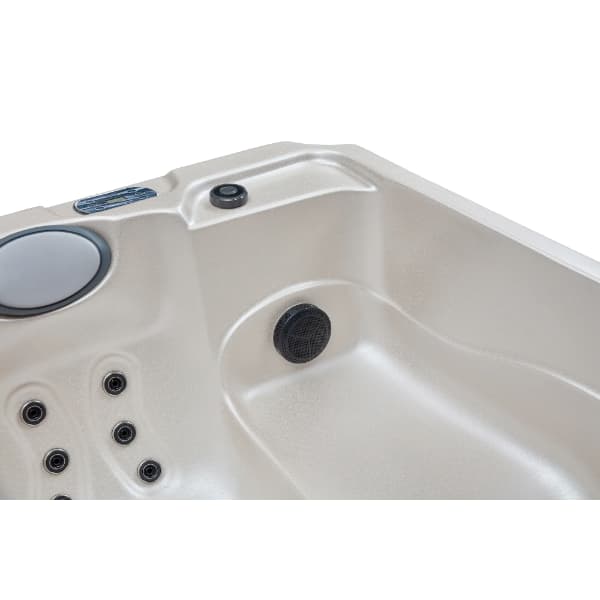 Гидромассажный спа-бассейн SP-016 Размер: 1760 х 1180 х 750 мм